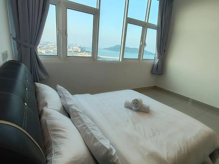 Invincible Seaview Vacation Condo 3R3B 8Pax Bayan Lepas Apartment