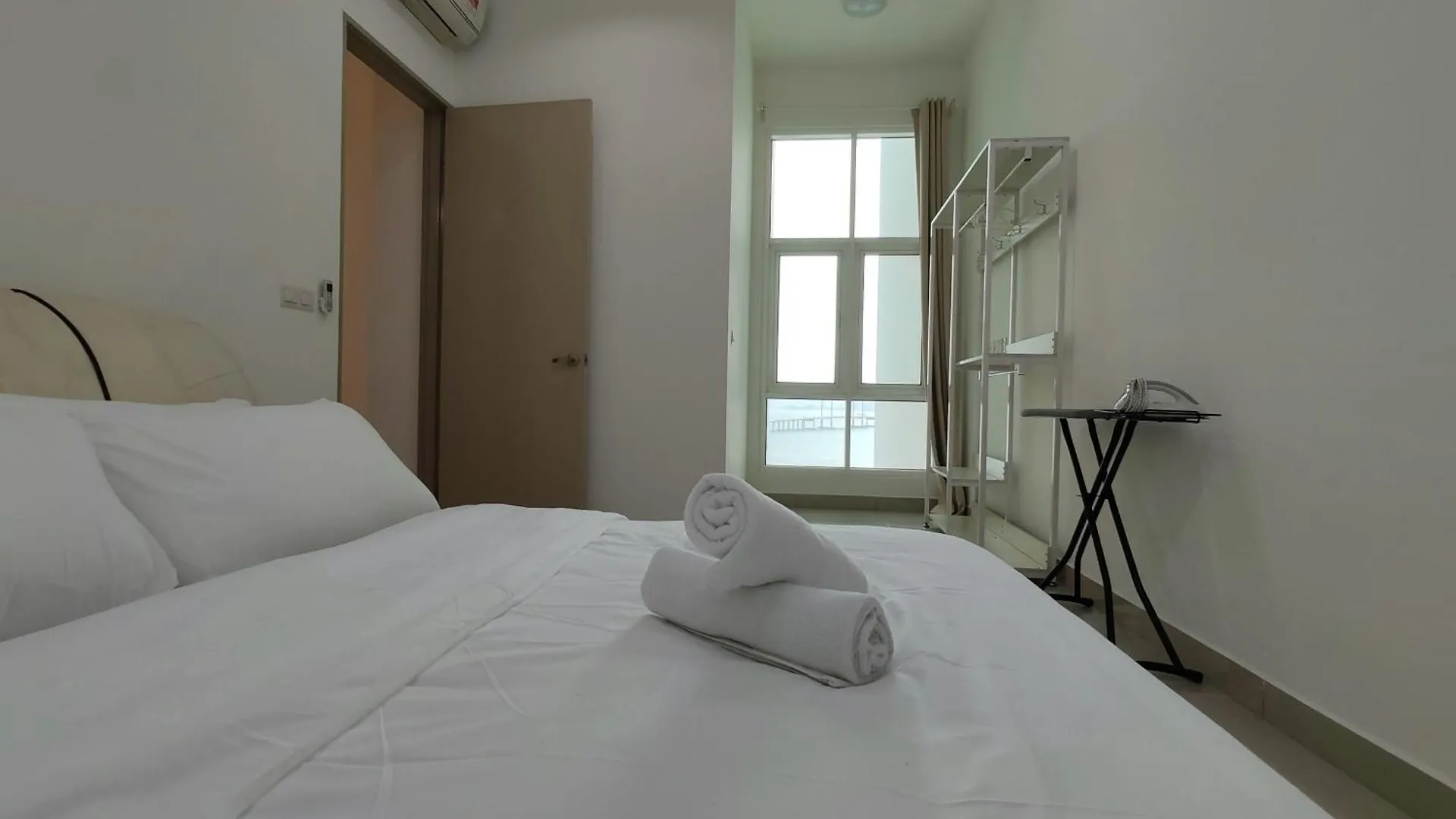 Invincible Seaview Vacation Condo 3R3B 8Pax Bayan Lepas 0*,  Malaysia