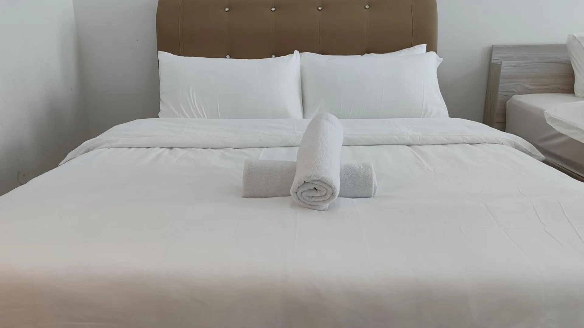 Invincible Seaview Vacation Condo 3R3B 8Pax Bayan Lepas Apartment