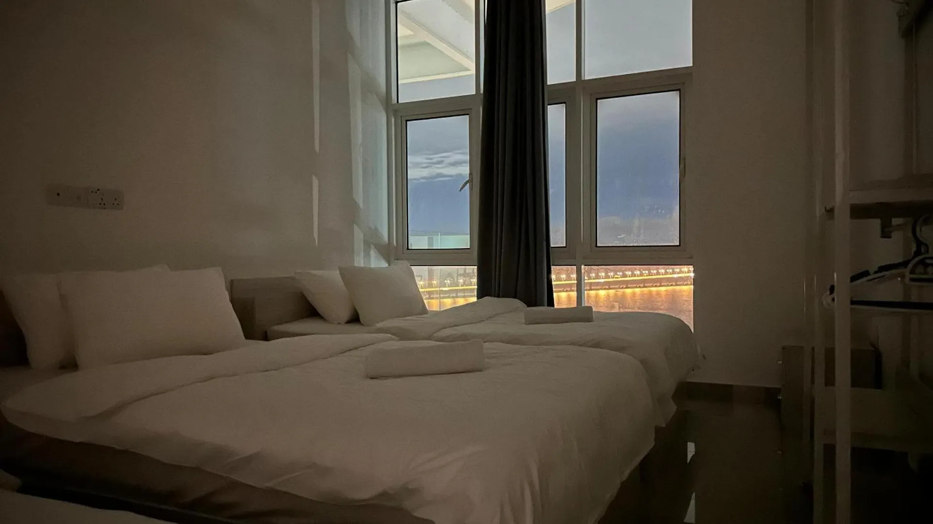 Apartment Invincible Seaview Vacation Condo 3R3B 8Pax Bayan Lepas