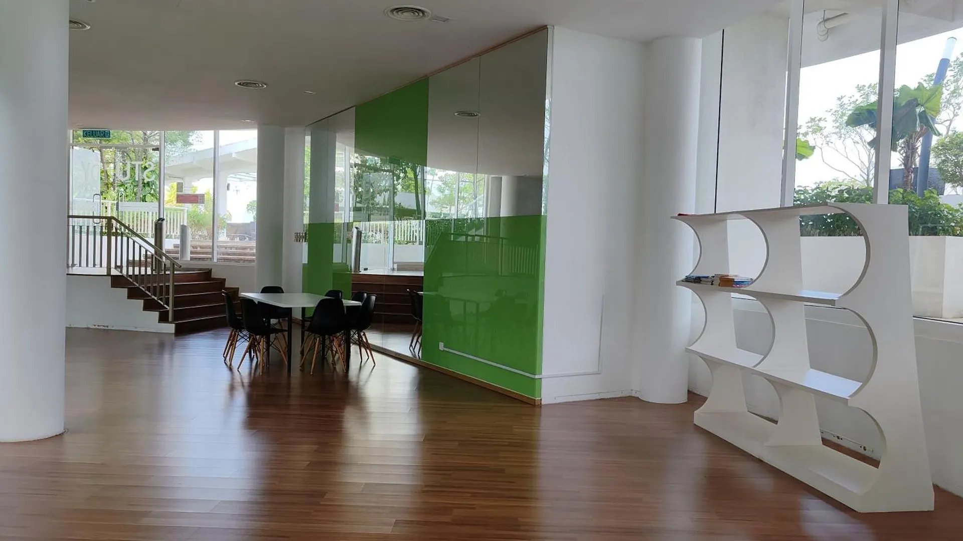 Invincible Seaview Vacation Condo 3R3B 8Pax Bayan Lepas