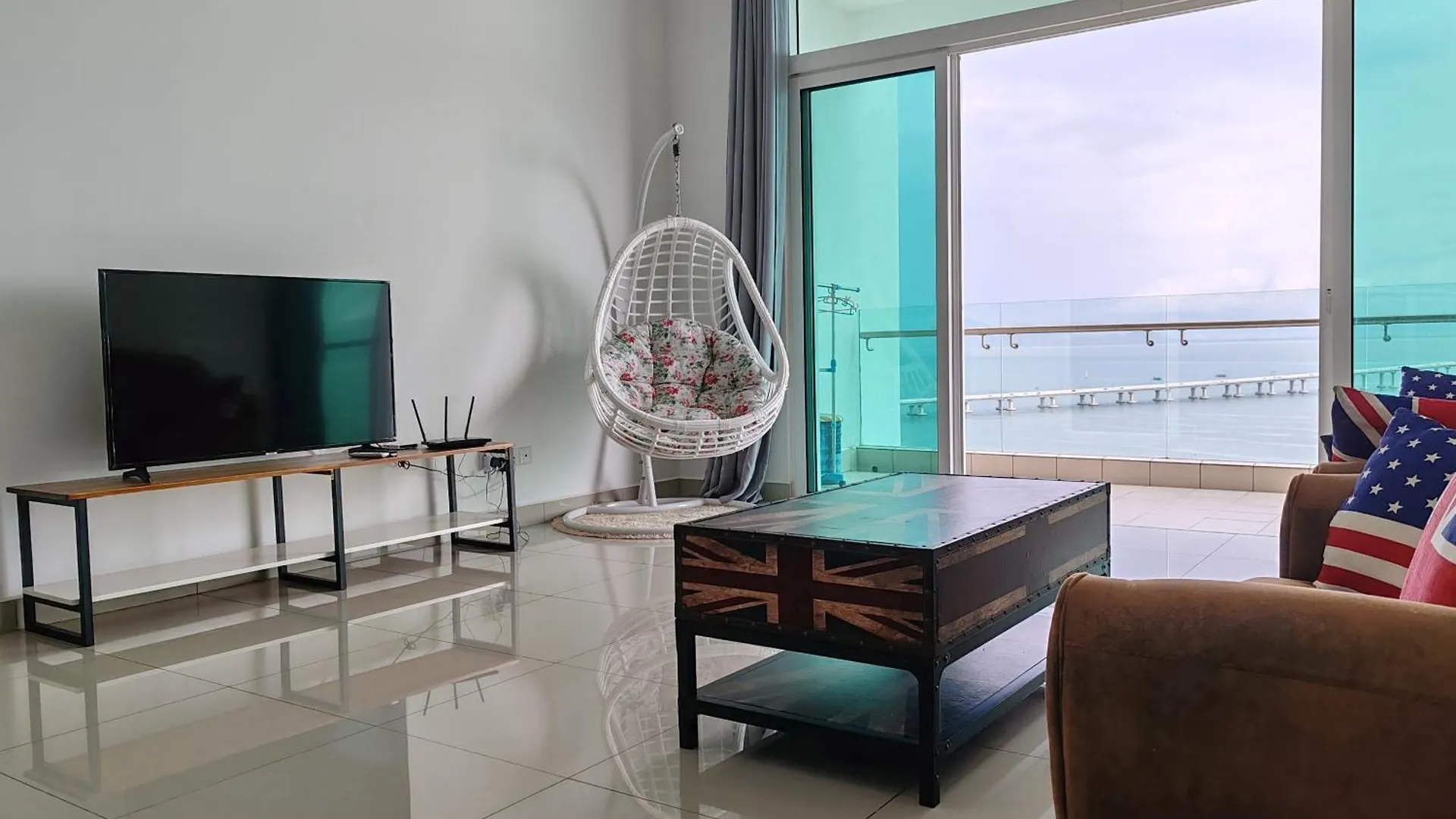 Invincible Seaview Vacation Condo 3R3B 8Pax Bayan Lepas Ma­lay­sia